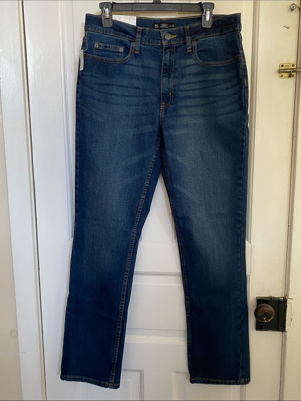 Men's Straight-Leg Jeans in Dark Blue Wash